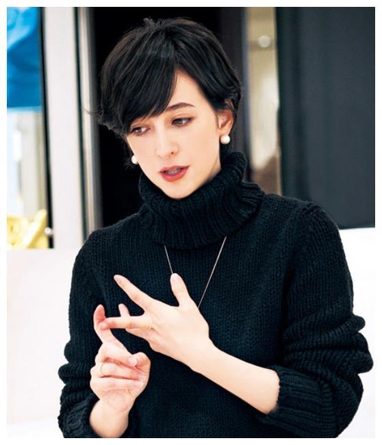 娱乐圈吃瓜男明星是谁呀,揭秘那些被热议的男星幕后故事