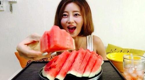 中国人的浪漫娱乐吃瓜酱,吃瓜酱里的中国风情